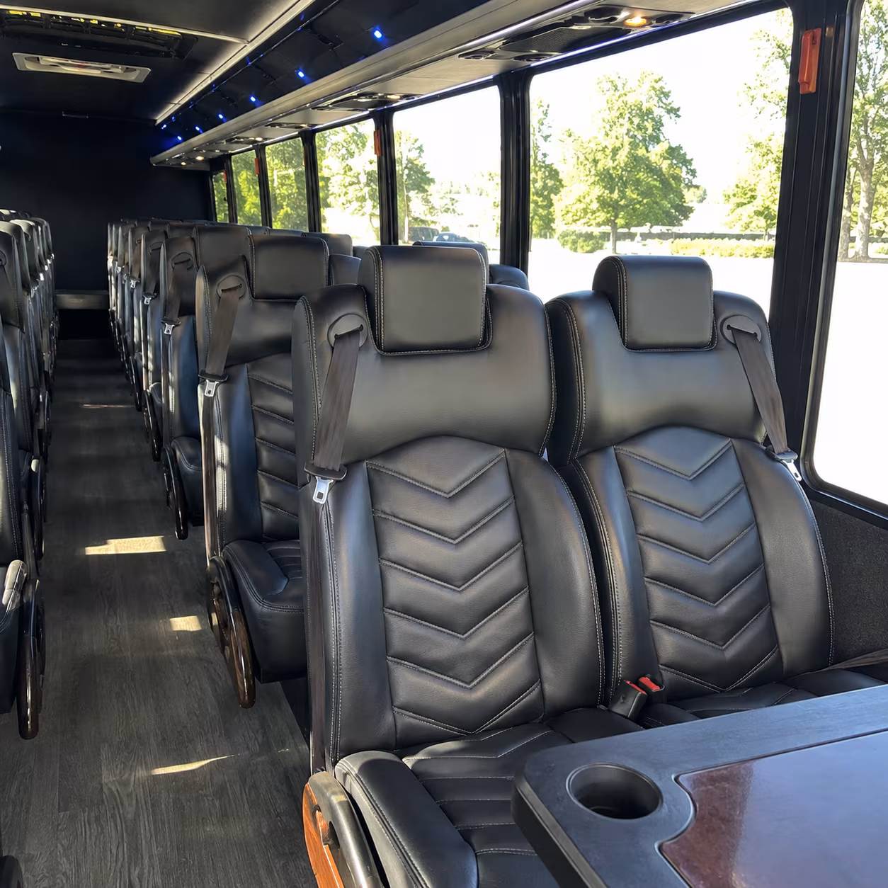 charter bus rentals for corporate wine tour outings around north little rock