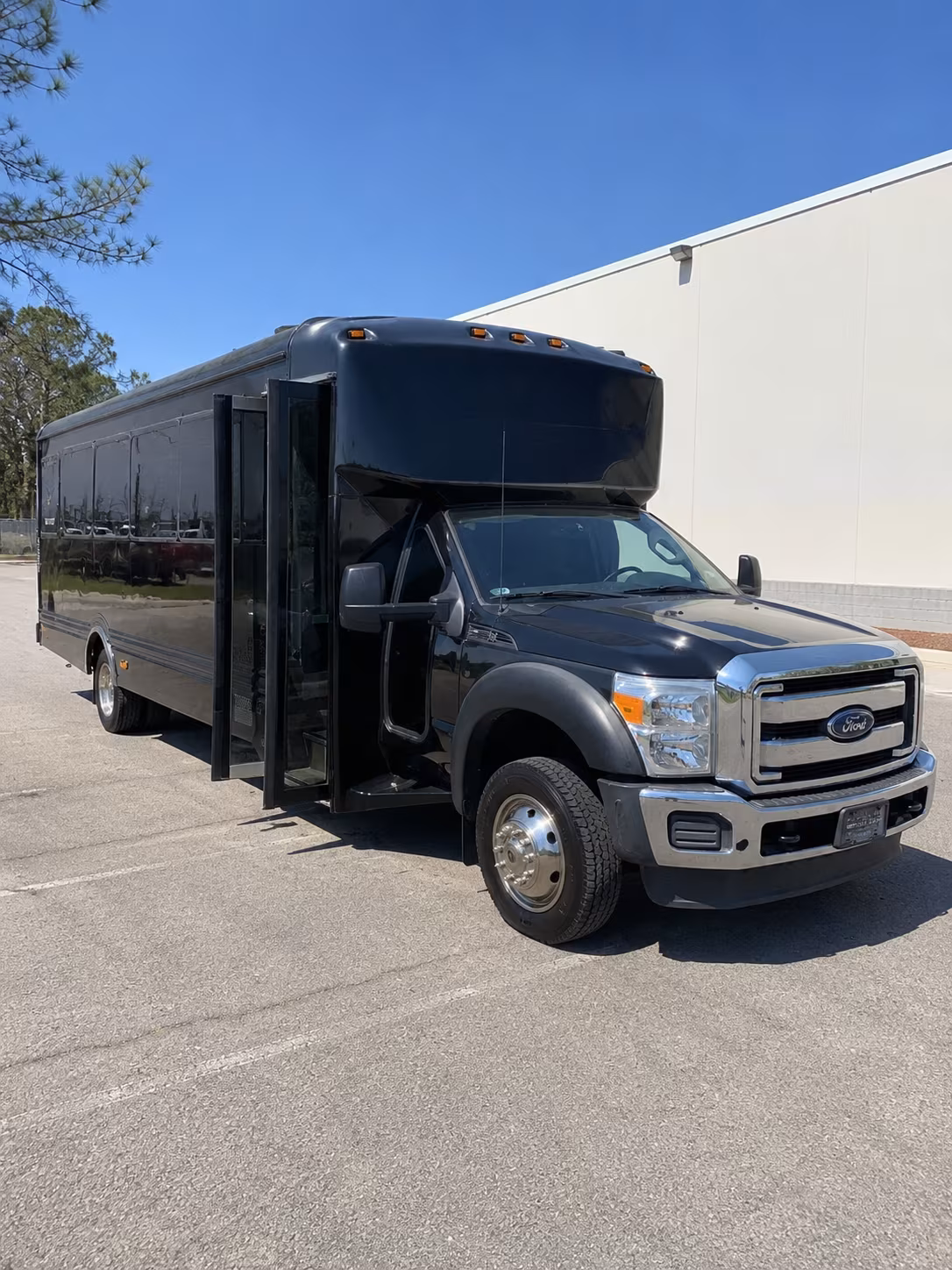 north little rock holiday party bus rental
